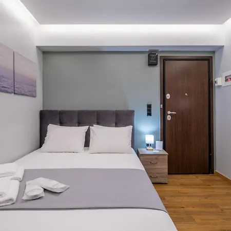 Ermou Central Studios And Suites!-3