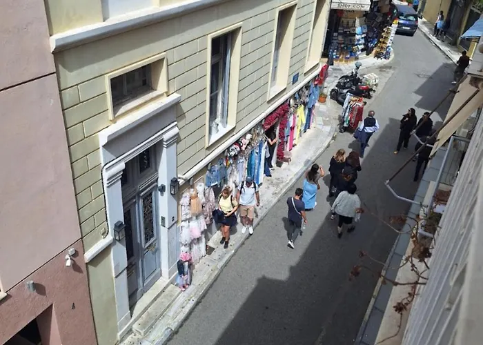 Plaka Luxury Apartment